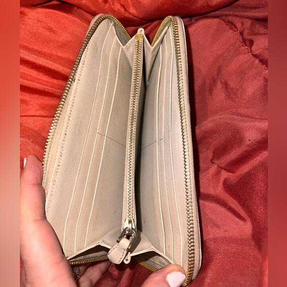 Prada Zip Wallet in Beige Leather - Picture 6 of 9